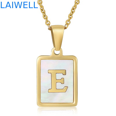 Einfache 15*12MM Edelstahl 3D Schalenbrief Halskette Frauen Titanium Stahl 26 Briefe Anhänger