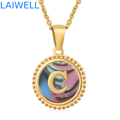 Einzigartiger Schmuck 16MM 18K Goldplattiert Edelstahl 3D Schalenbrief Halskette Frauenbrief Anhänger