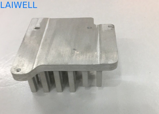 Durchschlags-Presse CNC-Metall, das Aluminiumbearbeitungsteil-elektronischen Heizkörper stempelt
