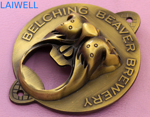 Retro- an der Wand befestigter alter Goldmetallflaschen-Öffner 50*40mm PVD überzog
